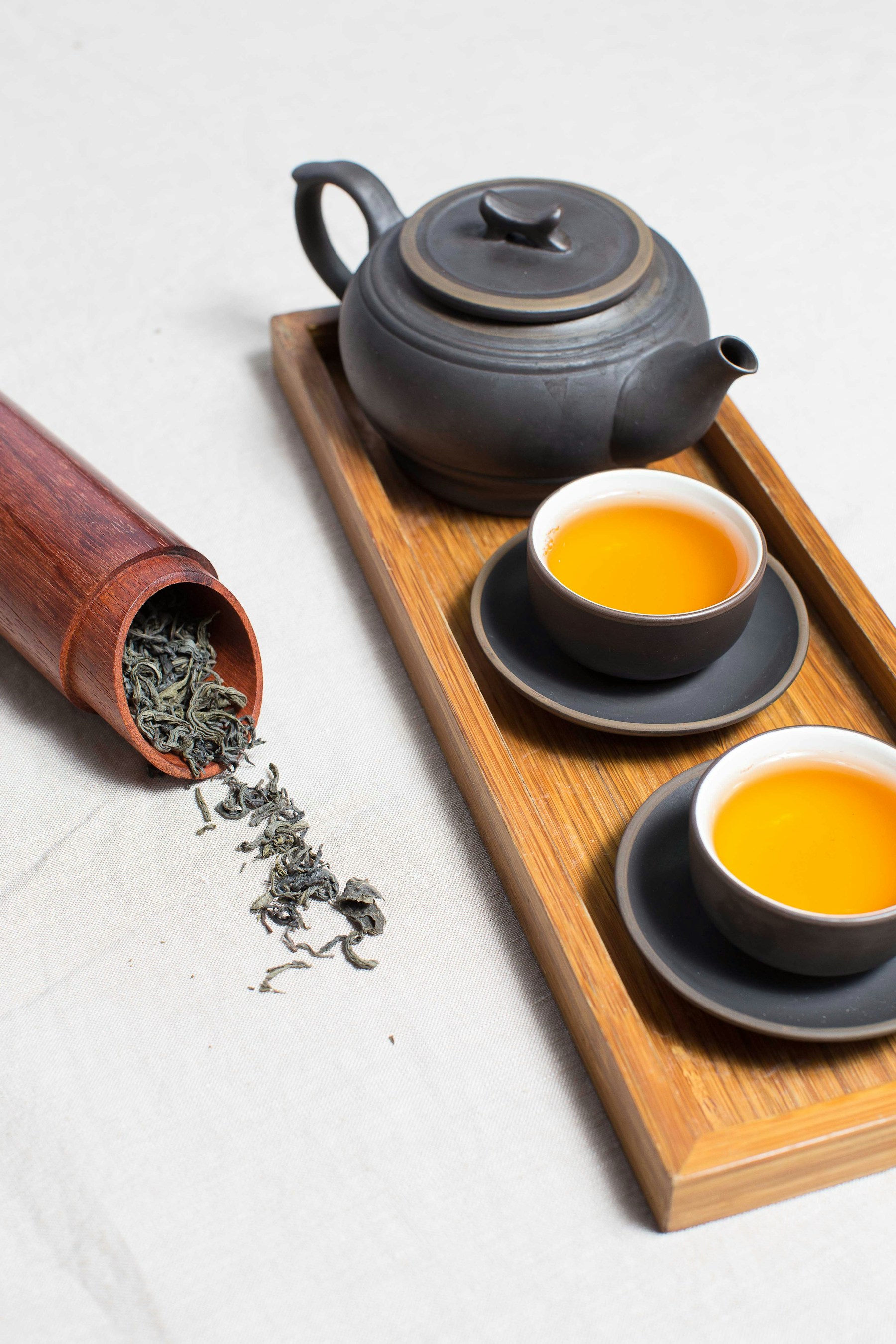 Thé chinois servi dans une théière en terre